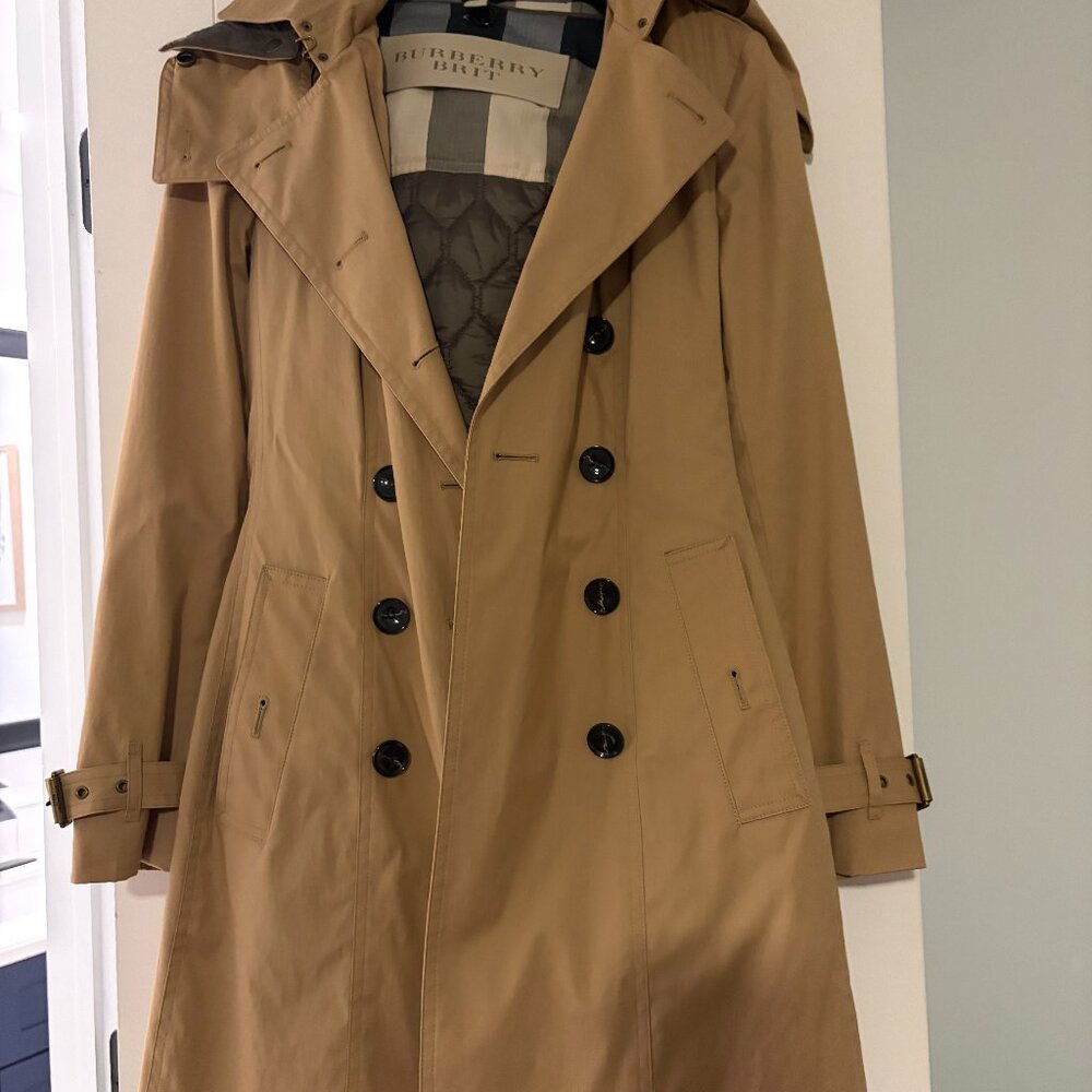 Burberry Brit Reymoore Hooded Trench Coat. size 4. Beige